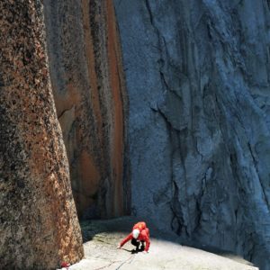 5. sæti klifurflokks: Bjartur Týr Ólafsson - „Matthew Mcateer stígur inn á sólríkt slabbið í fjórðu spönn Nabot Léon leiðarinnar á Rauða Turni Aiguille de Blatiére."